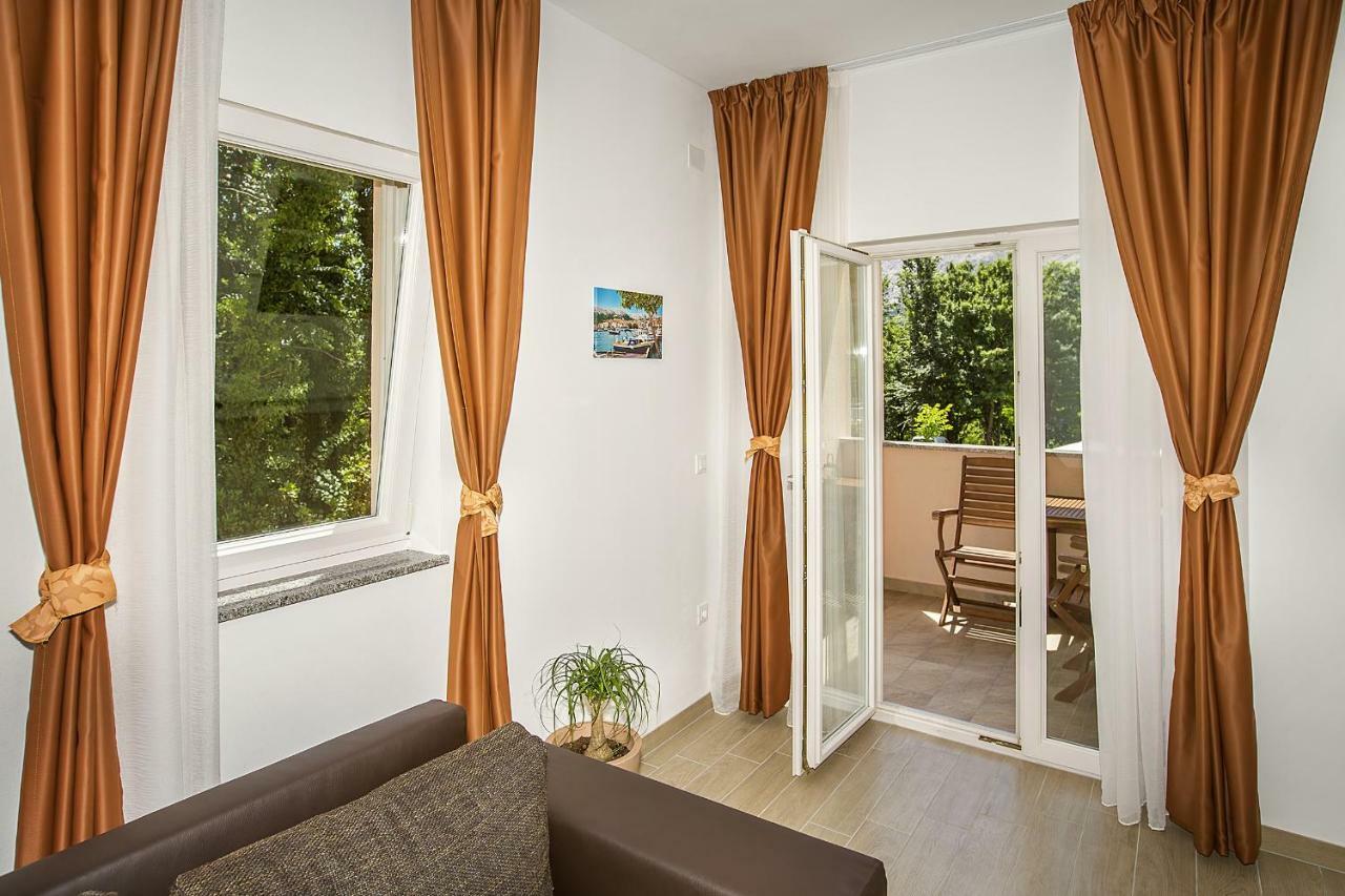 Residence Mediterraneo II Baška Екстериор снимка