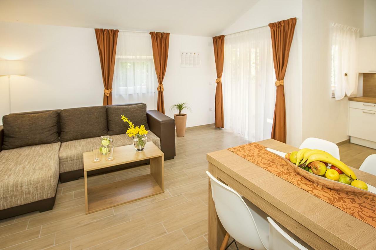 Residence Mediterraneo II Baška Екстериор снимка